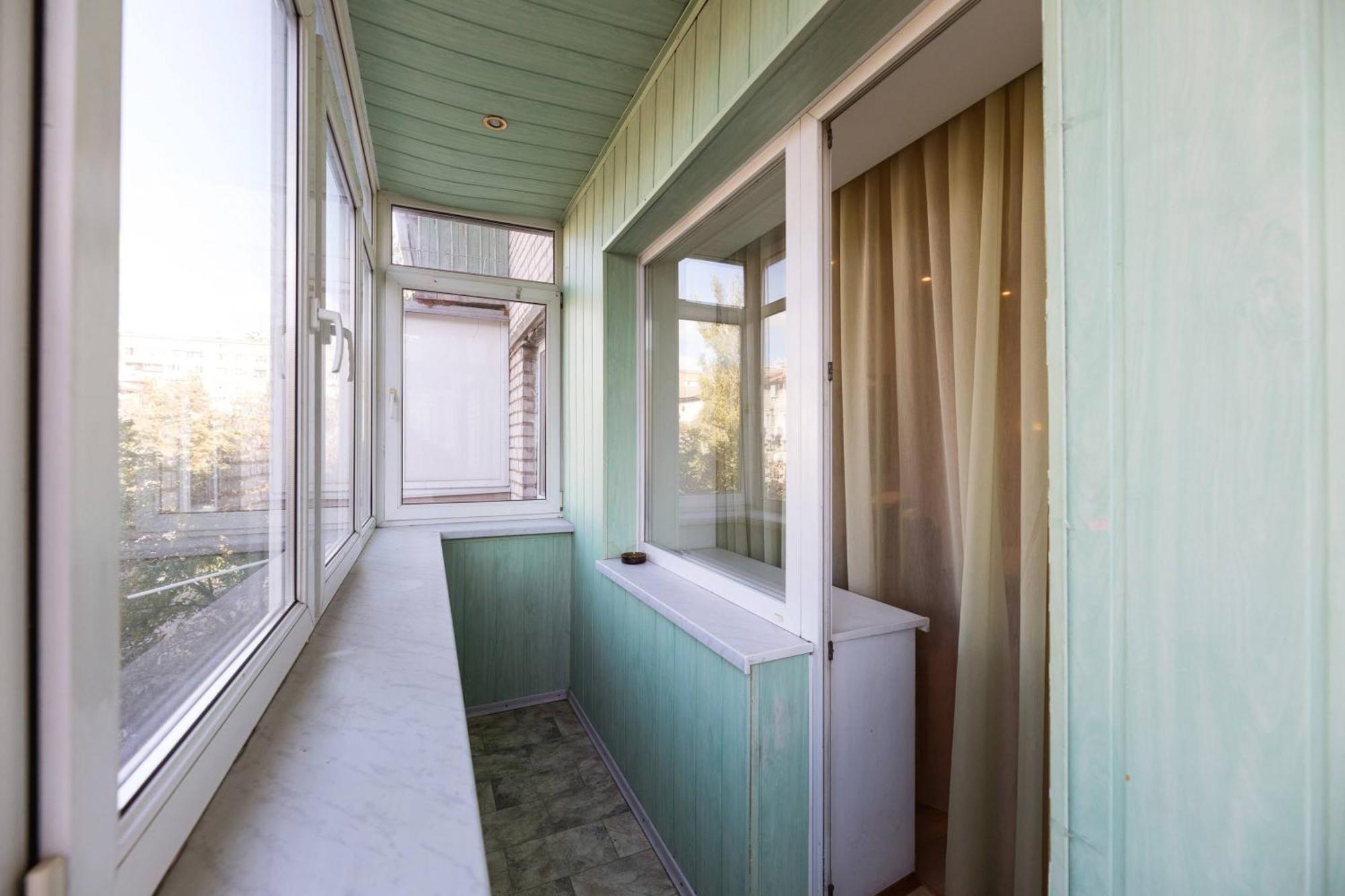 квартири метро дарниця Apartment *