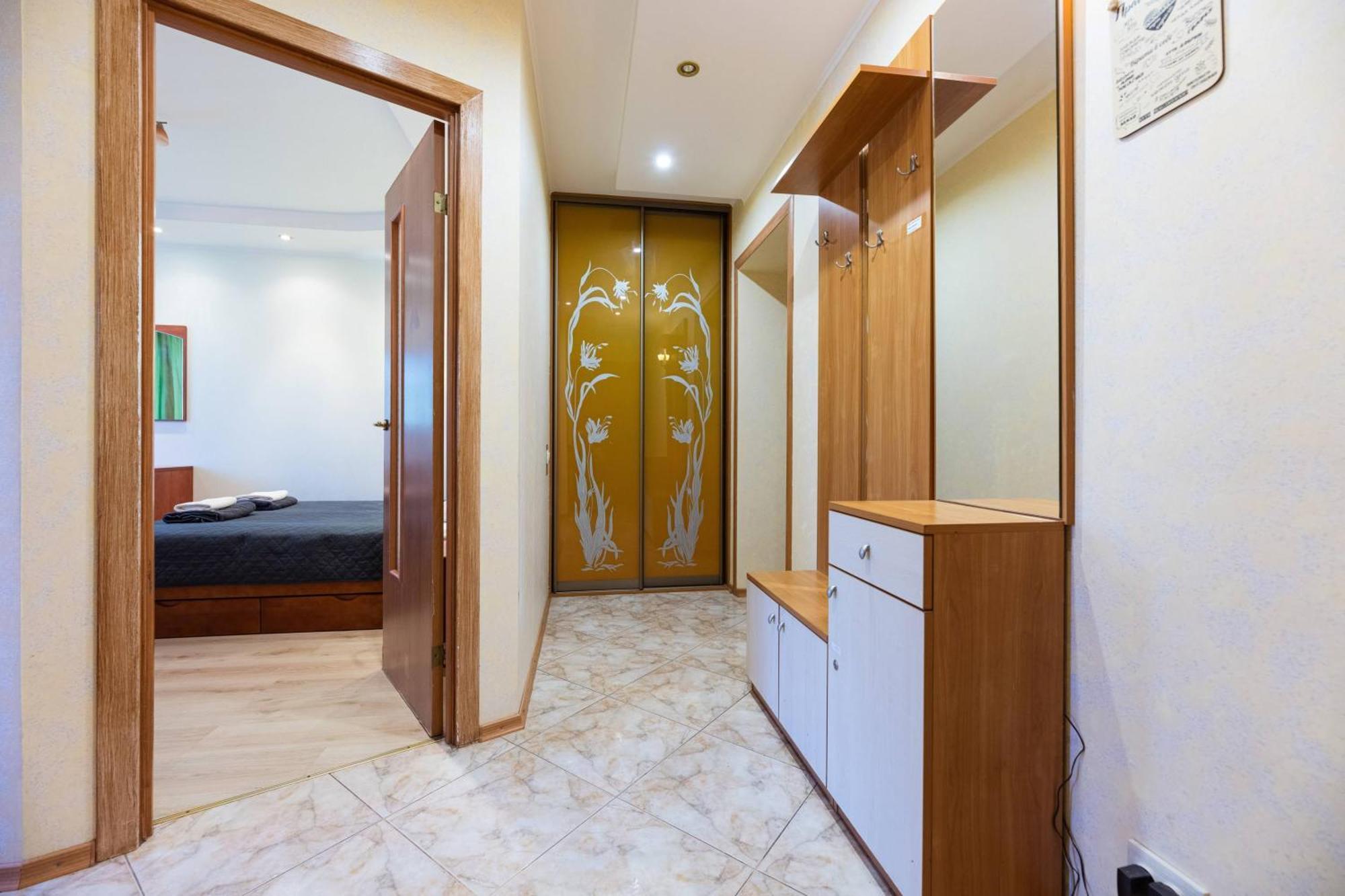 квартири метро дарниця Apartment